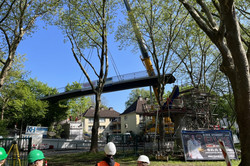 Einhub der Brücke