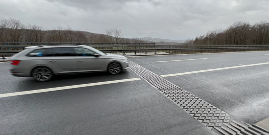 Fahrbahnübergang der Hangbrücke Würgauer Berg