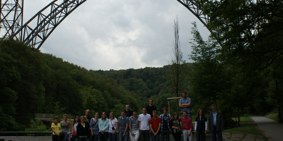 Exkursion zur Müngstener Brücke ein Foto der Exkursion zur Müngstener Brücke