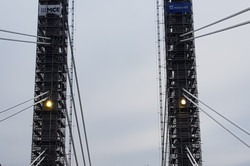 Foto von den Pfeilern der Rheinbrücke Duisburg-Neuenkamp
