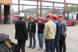ein Foto der Exkursion zur Siegener Verzinkerei im Kreuztal
