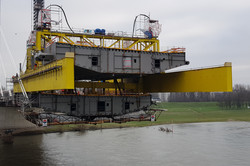 Vorschub an der Rheinbrücke Duisburg Neuenkamp