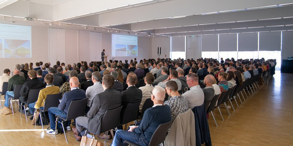 13. Symposium SEUB Dresden Voll besetzer Saal Hamburg der Messe Dresden zum 13. SEUB