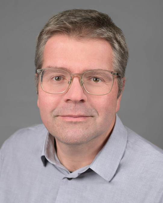 Lehrauftrag für den Lehrstuhl Stahlbau Jens Kalameya