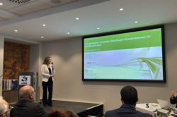 Prof. Brune beim Vortrag