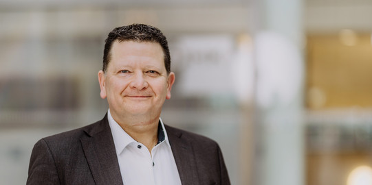 Gastdozent für den Lehrstuhl Stahlbau Patrick Düren-Rost